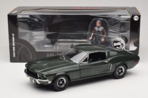 Ford Mustang GT Bullitt avec Figurine Steve McQueen Greenlight 1:18 12885 Métal Moulé — image 8 sur 8