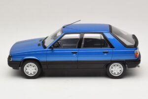Renault 11 TXE Blue Metallic MCG 1:18 MCG18591 Métal Moulé — image 3 sur 6