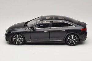 Mercedes EQE V295 Graphite Grey Magno NZG 1:18 B66961108 Métal Moulé — image 3 sur 8