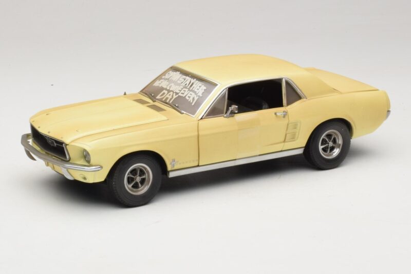 Ford Mustang Coupe Jaune The Walking Dead Greenlight 1:18 12958 Métal Moulé