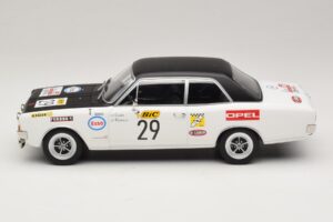 Opel Commodore A #29 J-L. Clarr / J-P. Peyroux Tour de France Automobile 1971 MCG 1:18 MCG18562R Métal Moulé — image 3 sur 6