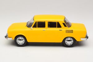 Skoda 100 L Jaune MCG 1:18 MCG18781 Métal Moulé — image 3 sur 6