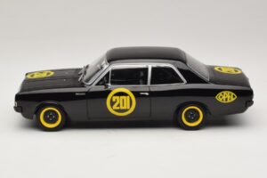 Opel Rekord C #201 Black Widow MCG 1:18 MCG18560 Métal Moulé — image 3 sur 6
