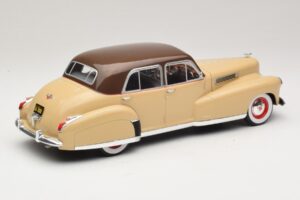 Cadillac Fleetwood Series 60 Special Beige MCG 1:18 MCG18656 Métal Moulé — image 2 sur 6