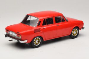 Skoda 100 Rouge Jantes Dorées MCG 1:18 MCG18784 Métal Moulé — image 2 sur 6