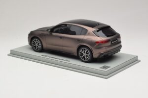 Maserati Grecale Bronze BBR 1:18 P18220FMAS Résine — image 5 sur 7