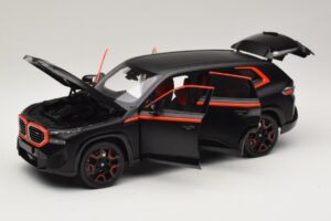 BMW XM G09 Matt Black Minichamps 1:18 110023301 Métal Moulé — image 2 sur 8