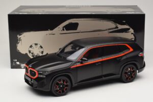 BMW XM G09 Matt Black Minichamps 1:18 110023301 Métal Moulé — image 8 sur 8