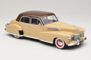 Cadillac Fleetwood Series 60 Special Beige MCG 1:18 MCG18656 Métal Moulé — image 4 sur 6