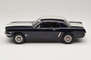 Ford Mustang Nightmist Blue Norev 1:18 182805 Métal Moulé — image 3 sur 6