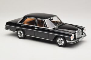 Mercedes 280 SE W108 Noir Norev 1:18 183360 Métal Moulé — image 6 sur 8