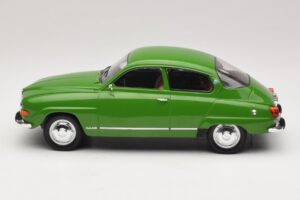 Saab 96 V4 Vert MCG 1:18 MCG18655 Métal Moulé — image 3 sur 6