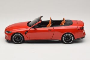 BMW M4 G83 Cabriolet Red Metallic Minichamps 1:18 110021030 Métal Moulé — image 4 sur 8