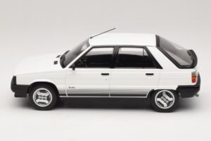 Renault 11 Turbo Blanc MCG 1:18 MCG18589 Métal Moulé — image 3 sur 6