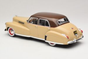 Cadillac Fleetwood Series 60 Special Beige MCG 1:18 MCG18656 Métal Moulé — image 5 sur 6