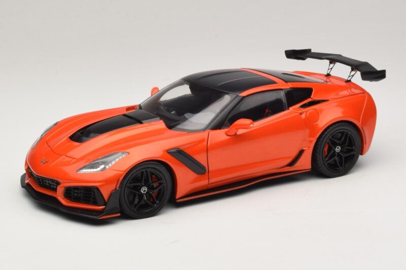 Chevrolet Corvette C7 ZR1 Rouge IXO 1:18 U18RDC001-FO Métal Moulé