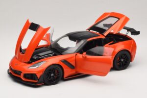 Chevrolet Corvette C7 ZR1 Rouge IXO 1:18 U18RDC001-FO Métal Moulé — image 2 sur 8