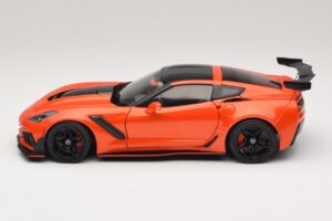 Chevrolet Corvette C7 ZR1 Rouge IXO 1:18 U18RDC001-FO Métal Moulé — image 4 sur 8