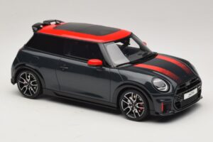 Mini Cooper JCW F66 Legend Grey Otto 1:18 OT1244 Résine — image 4 sur 6