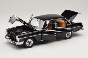Mercedes 280 SE W108 Noir Norev 1:18 183360 Métal Moulé — image 2 sur 8