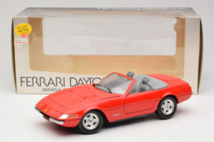 Ferrari 365 GTS/4 Spider Rouge Techno Giodi 1:18 40028-P1 Métal Moulé — image 8 sur 8