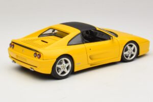 Ferrari F355 Spider Jaune avec Toit Noir UT Models 1:18 180074030-P4 Métal Moulé — image 3 sur 8