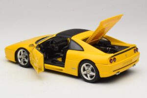 Ferrari F355 Spider Jaune avec Toit Noir UT Models 1:18 180074030-P4 Métal Moulé — image 5 sur 8