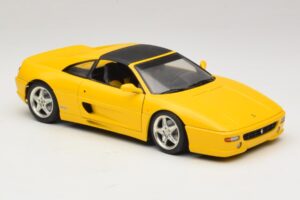 Ferrari F355 Spider Jaune avec Toit Noir UT Models 1:18 180074030-P4 Métal Moulé — image 6 sur 8