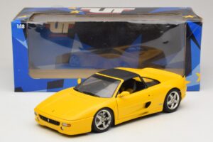 Ferrari F355 Spider Jaune avec Toit Noir UT Models 1:18 180074030-P4 Métal Moulé — image 8 sur 8