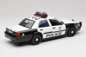 Ford Crown Victoria Police Interceptor The Hangover Movie Greenlight 1:18 12911 Métal Moulé — image 2 sur 6