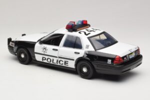 Ford Crown Victoria Police Interceptor The Hangover Movie Greenlight 1:18 12911 Métal Moulé — image 5 sur 6