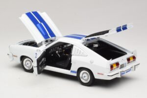 Ford Mustang II Cobra II Charlie's Angels Movie Greenlight 1:18 12880 Métal Moulé — image 5 sur 8