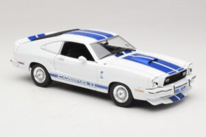 Ford Mustang II Cobra II Charlie's Angels Movie Greenlight 1:18 12880 Métal Moulé — image 6 sur 8
