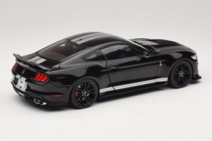Ford Mustang Shelby GT500 S550 Noir IXO 1:18 U18RDC002-FO Métal Moulé — image 3 sur 8