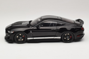 Ford Mustang Shelby GT500 S550 Noir IXO 1:18 U18RDC002-FO Métal Moulé — image 4 sur 8