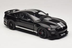 Ford Mustang Shelby GT500 S550 Noir IXO 1:18 U18RDC002-FO Métal Moulé — image 6 sur 8
