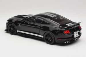 Ford Mustang Shelby GT500 S550 Noir IXO 1:18 U18RDC002-FO Métal Moulé — image 7 sur 8