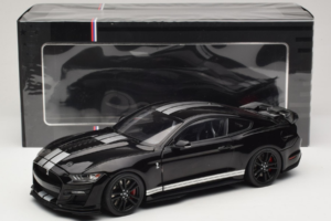 Ford Mustang Shelby GT500 S550 Noir IXO 1:18 U18RDC002-FO Métal Moulé — image 8 sur 8