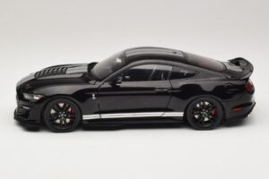 Ford Mustang Shelby GT500 S550 Noir IXO 1:18 U18RDC002-FO Métal Moulé — image 4 sur 8