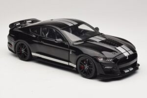Ford Mustang Shelby GT500 S550 Noir IXO 1:18 U18RDC002-FO Métal Moulé — image 6 sur 8