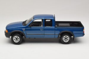 Ford Ranger Super Cab Bleu Action 1:18 ACTION002 Métal Moulé — image 4 sur 8