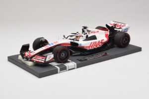Haas VF-22 K. Magnussen Pole Position Brazilian GP 2022 Minichamps 1:18 117222120 Résine