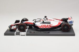 Haas VF-22 K. Magnussen Pole Position Brazilian GP 2022 Minichamps 1:18 117222120 Résine — image 3 sur 7