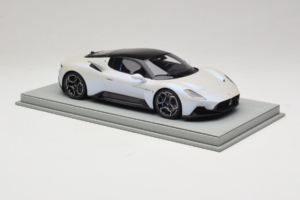 Maserati MC20 Bianco Audace BBR 1:18 P18191AMAS Résine — image 5 sur 6