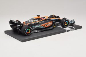 McLaren MCL36 #4 L. Norris Abu Dhabi GP 2022 Minichamps 1:18 537224004 Résine — image 2 sur 7
