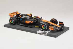 McLaren MCL60 #4 L. Norris 2nd Place Japanese GP 2023 Minichamps 1:18 537233504 Résine — image 4 sur 7