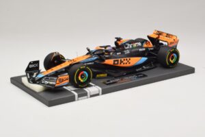 McLaren MCL60 #81 O. Piastri Hungarian GP 2023 Minichamps 1:18 537233081 Résine