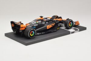 McLaren MCL60 #81 O. Piastri Japanese GP 2023 Minichamps 1:18 537233581 Résine — image 2 sur 7