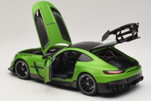 Mercedes AMG GT Black Series C190 Matt Green Metallic Minichamps 1:18 110032022 Métal Moulé — image 5 sur 8