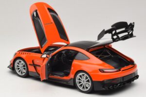 Mercedes AMG GT Black Series C190 Orange avec Jantes Argent Minichamps 1:18 110032024 Métal Moulé — image 5 sur 8